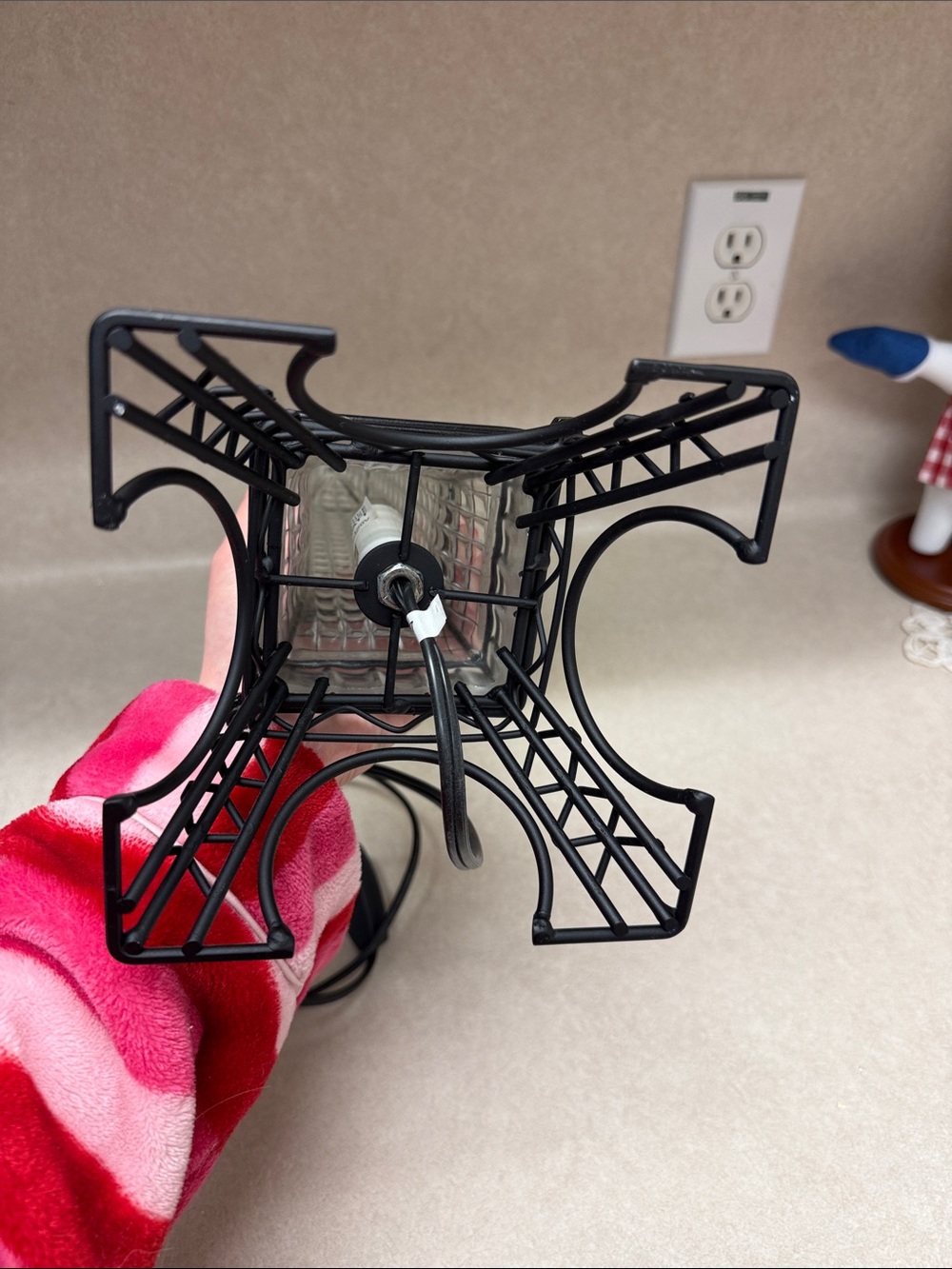 Eiffel Tower Wire Table Lamp - Black - Picture 5 of 7